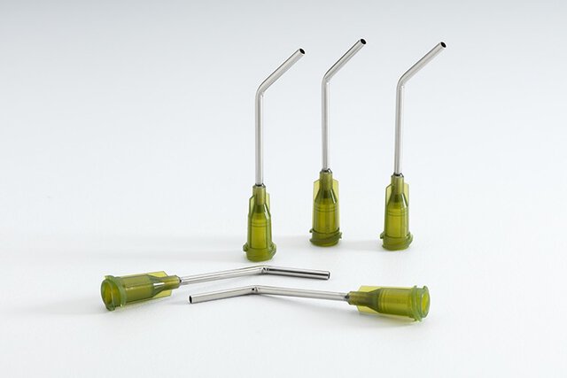 Dosing needle 1.5", 45° angled, gauge 14, olive, angled