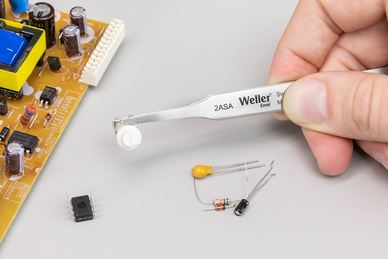 Weller Erem 2ASA Precision Tweezers with Flat Rounded Tips for Gripping Components #zoom-7