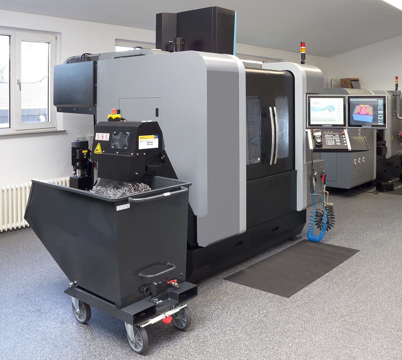 Afmetingen kiepbak 1321 x 1044 x 735 mm  #zoom-3