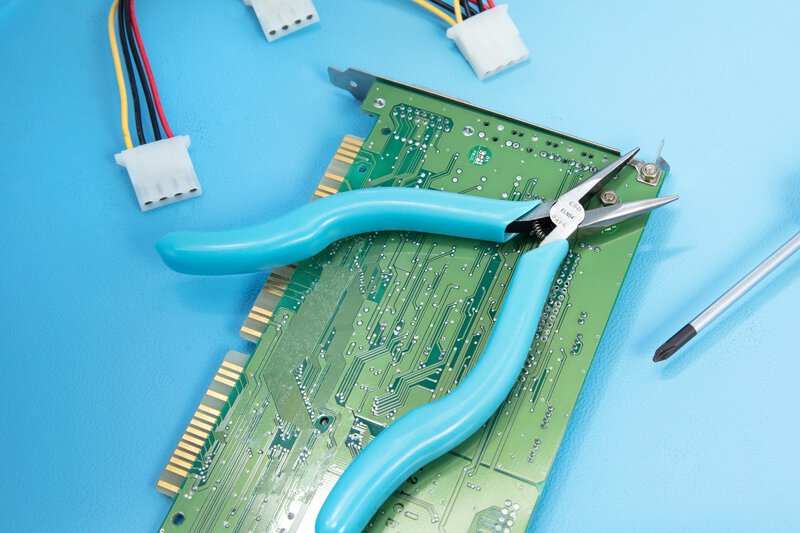 Weller Xcelite 6-1/2" ESD-sichere gezahnte Backen Dünne Lang -Spitzzange #6